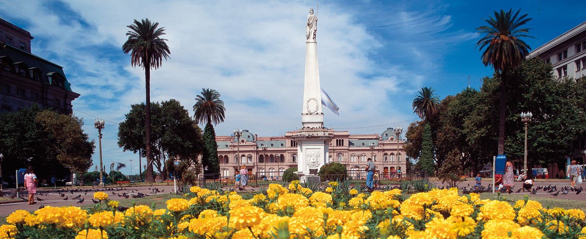 Visit Plaza de Mayo