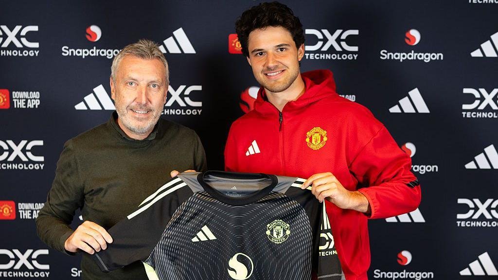 Senne Lammens outlines the ways Carrick has impressed and won over the Manchester United squad